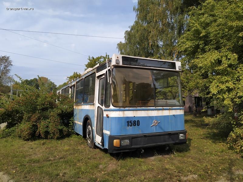 Троллейбус СНТ-2