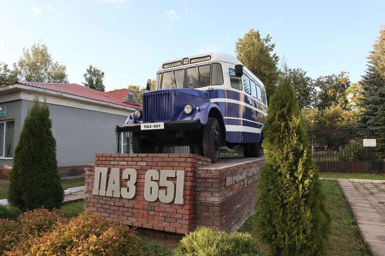 Памятник Первому автобусу ПАЗ